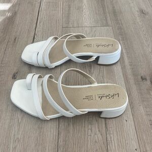 LifeStride White Strappy Block Heel Sandals,Size 7